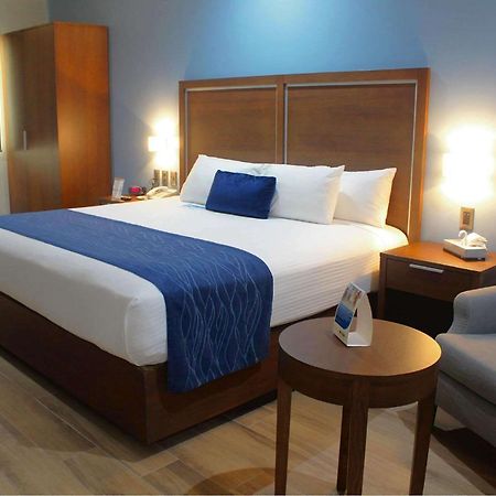 Comfort Inn Monterrey Norte San Nicolás de los Garzas Kültér fotó