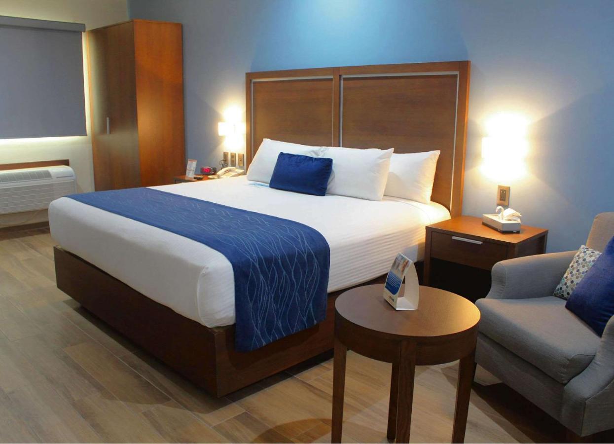Comfort Inn Monterrey Norte San Nicolás de los Garzas Kültér fotó