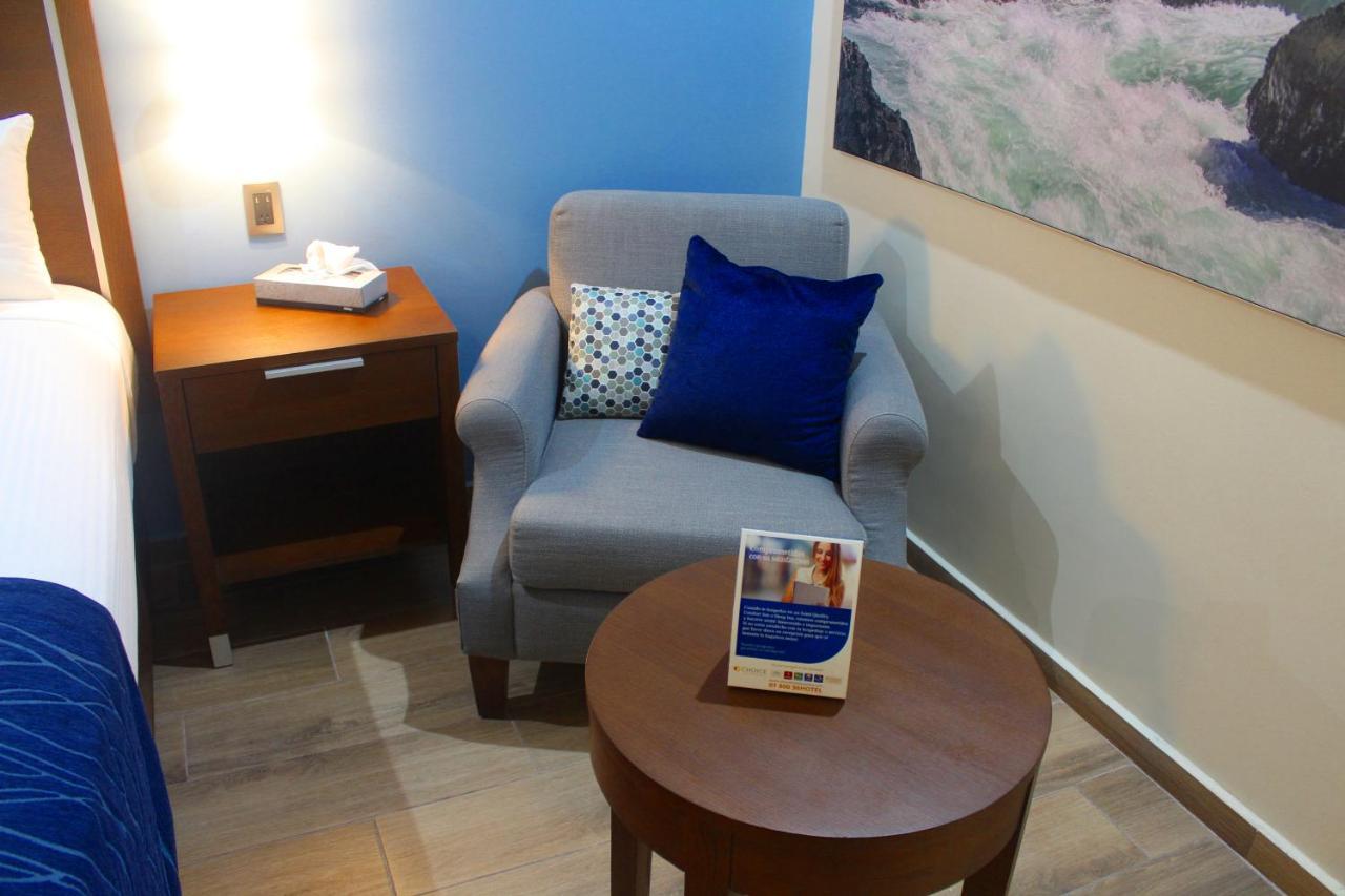 Comfort Inn Monterrey Norte San Nicolás de los Garzas Kültér fotó