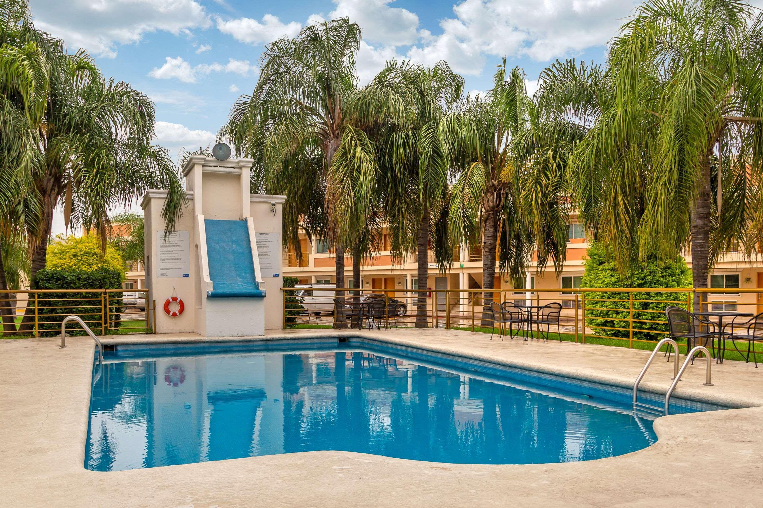 Comfort Inn Monterrey Norte San Nicolás de los Garzas Kültér fotó