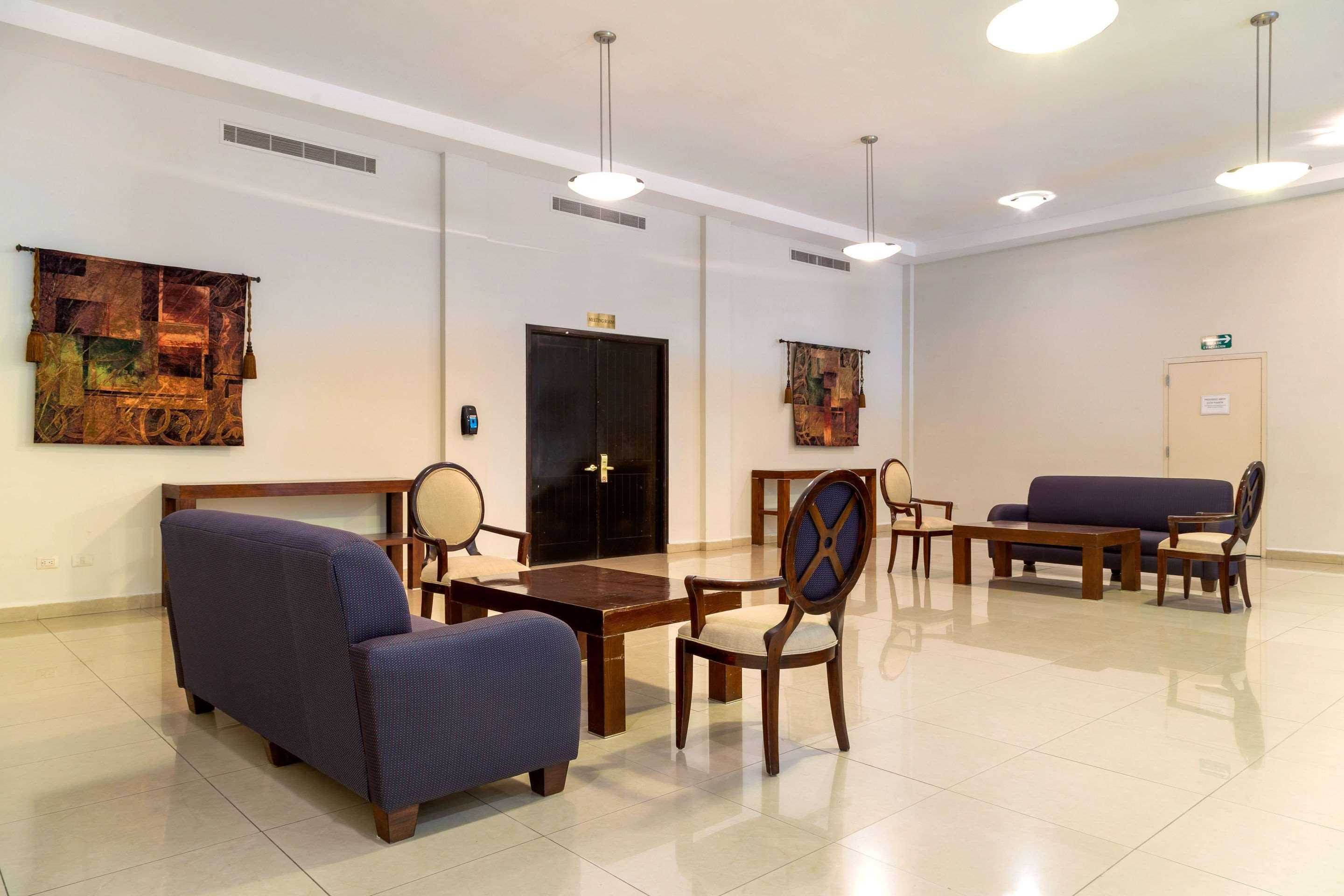 Comfort Inn Monterrey Norte San Nicolás de los Garzas Kültér fotó
