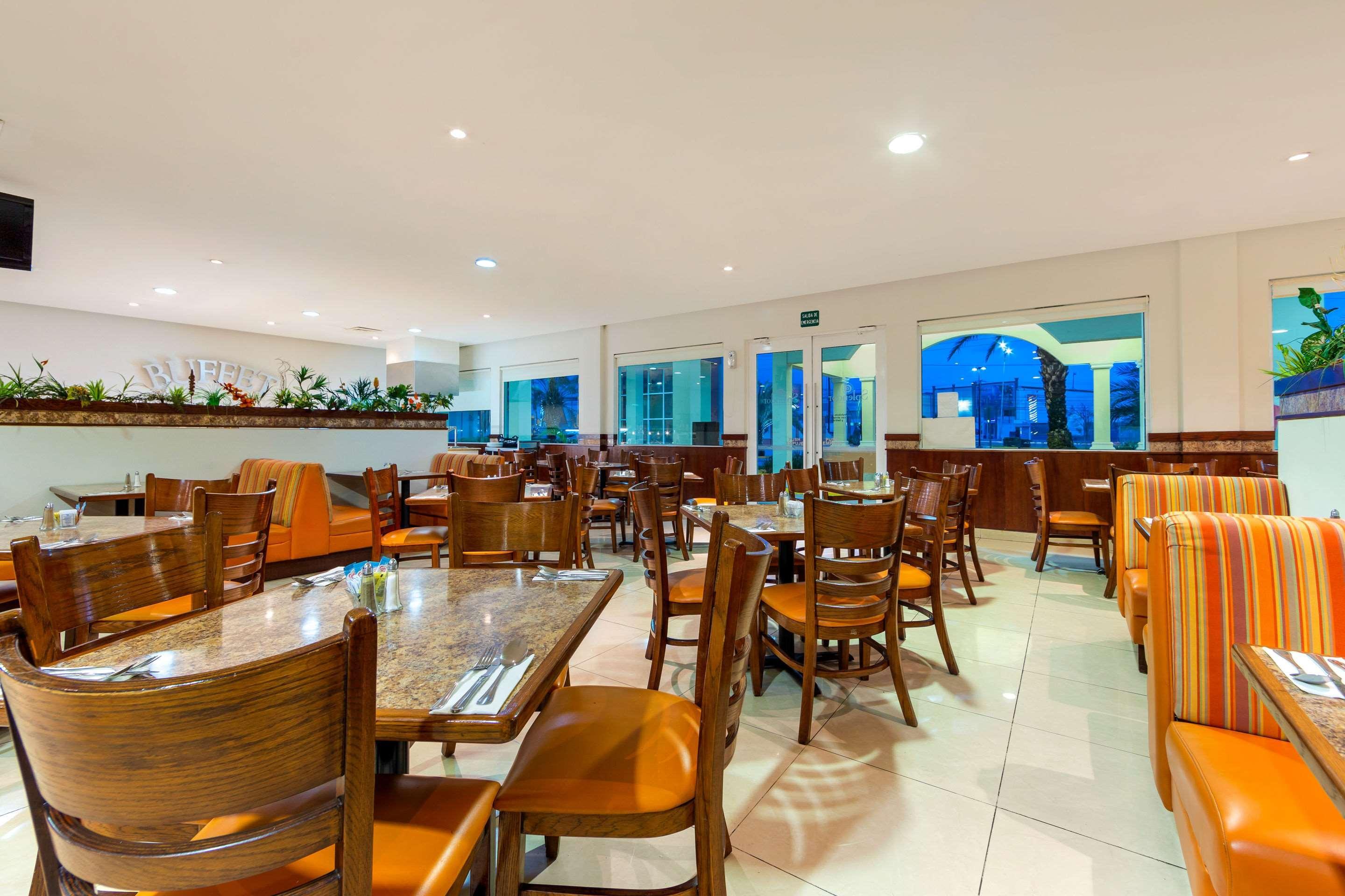 Comfort Inn Monterrey Norte San Nicolás de los Garzas Kültér fotó
