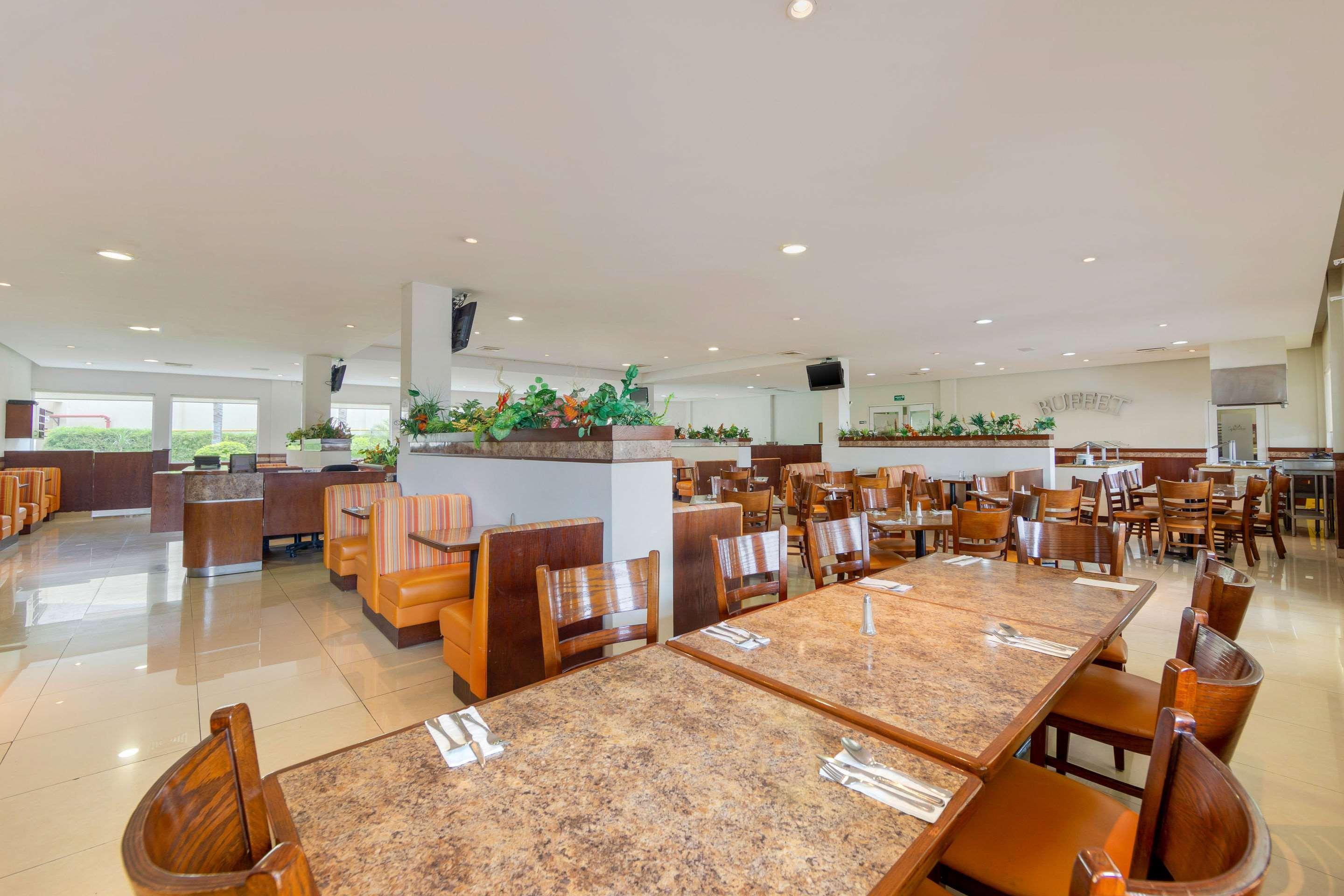 Comfort Inn Monterrey Norte San Nicolás de los Garzas Kültér fotó