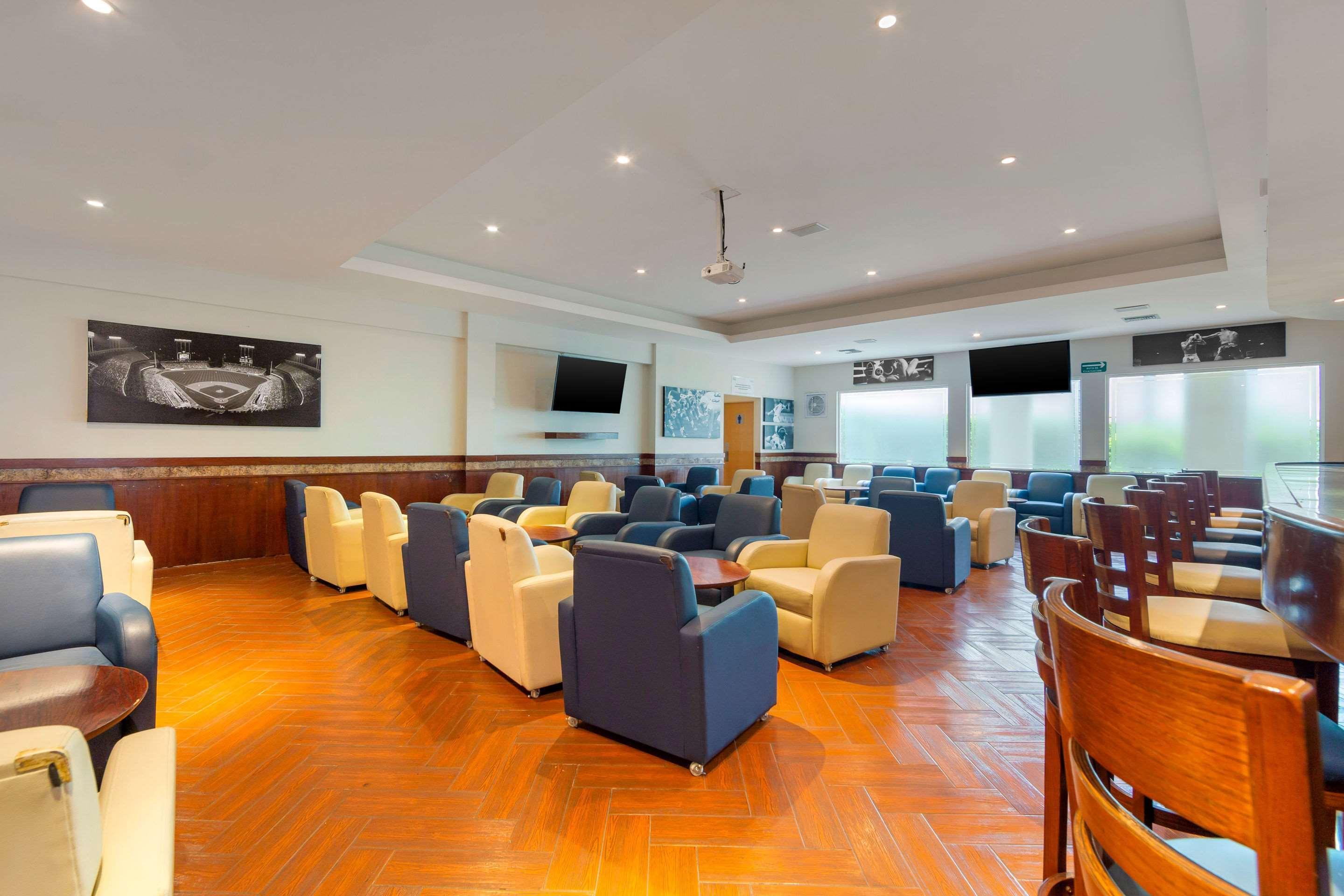 Comfort Inn Monterrey Norte San Nicolás de los Garzas Kültér fotó